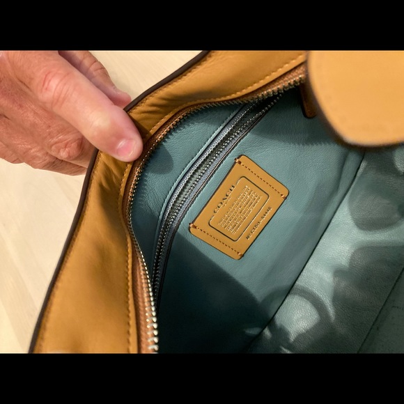 SOLD 🌺 Coach Nomad in Light Saddle - Picture 5 of 9